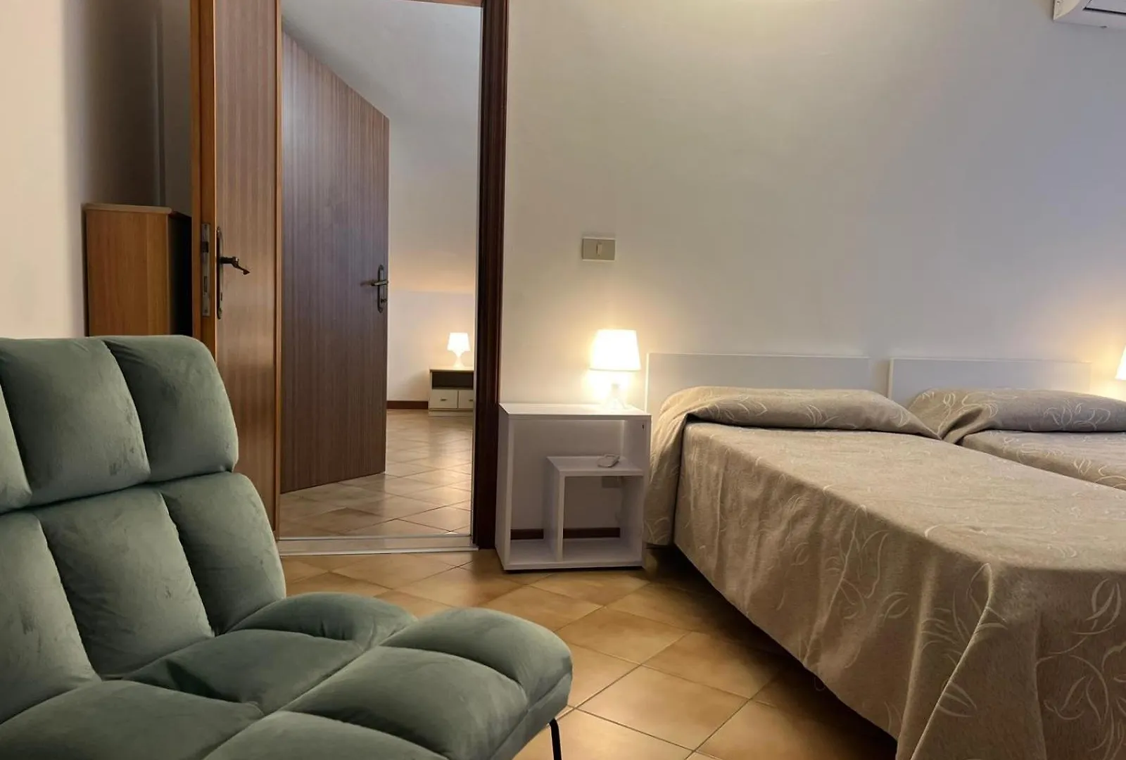 Mansarda 7 Trilocale, Bafile241 - 2' Piano No Ascensore - Adria Holiday Jesolo - Family Apartment Lido di Jesolo